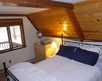 Cozy Mountain Cabin Az - Williams - Bedroom