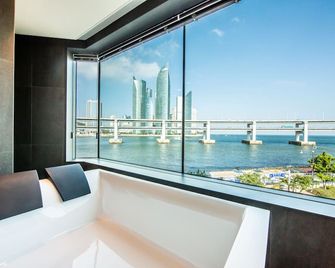 Ag405 Hotel - Busán - Balcón