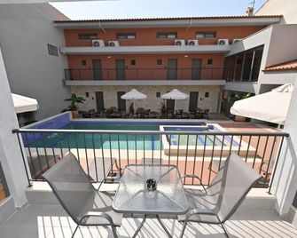 Maltepe Luxury Accommodation - Kallithea