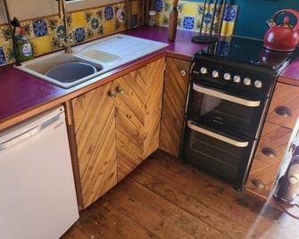 The Horse Box at Iron Pear Tree Farm - Braintree - Kuchyň