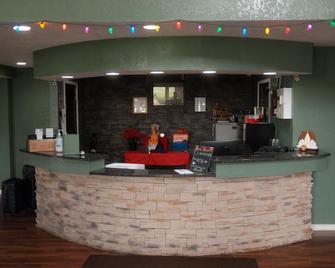 The Sage Hotel - Muscatine - Front desk