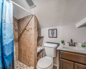 The Willett Loft - Spacious 2BR Escape in Memphis - Memphis