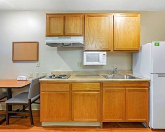 Studio 6 Extended Stay Birmingham Pelham Al - Pelham - Kitchen
