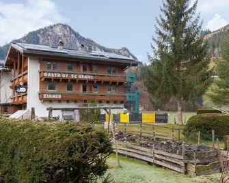 Lovely Apartment with Sauna, Ski Storage, Pool, Terrace - Wald Im Pinzgau - Budova