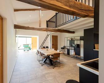 Spacious holiday home with private pool - Peyrusse-Grande - Comedor