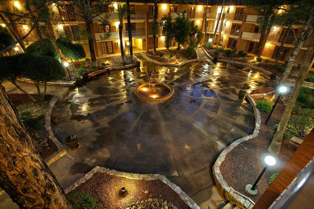 DoubleTree Suites by Hilton Tucson Airport - טוסון