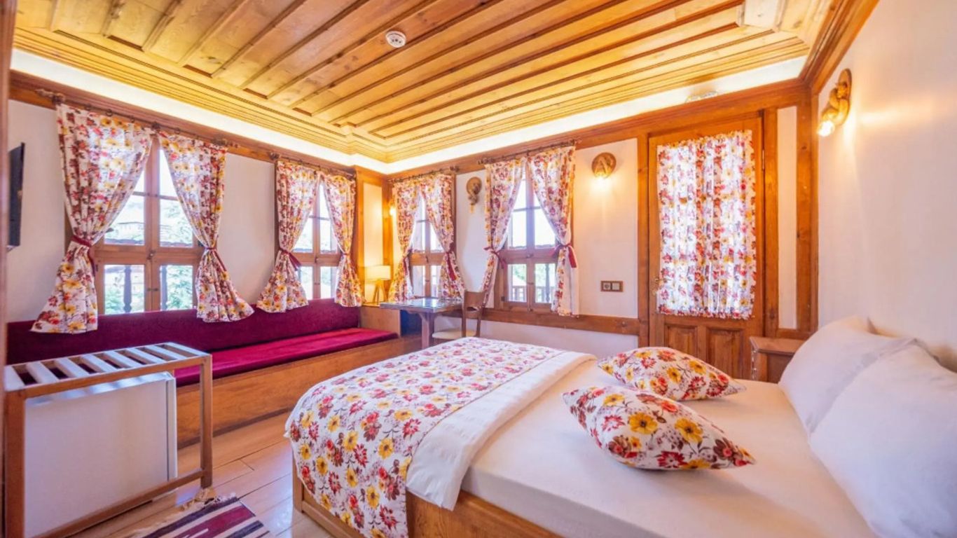 جيشميلي كوناك جاردن