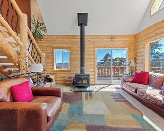 Mountain Home with Amazing Views! - Livermore - Sala de estar
