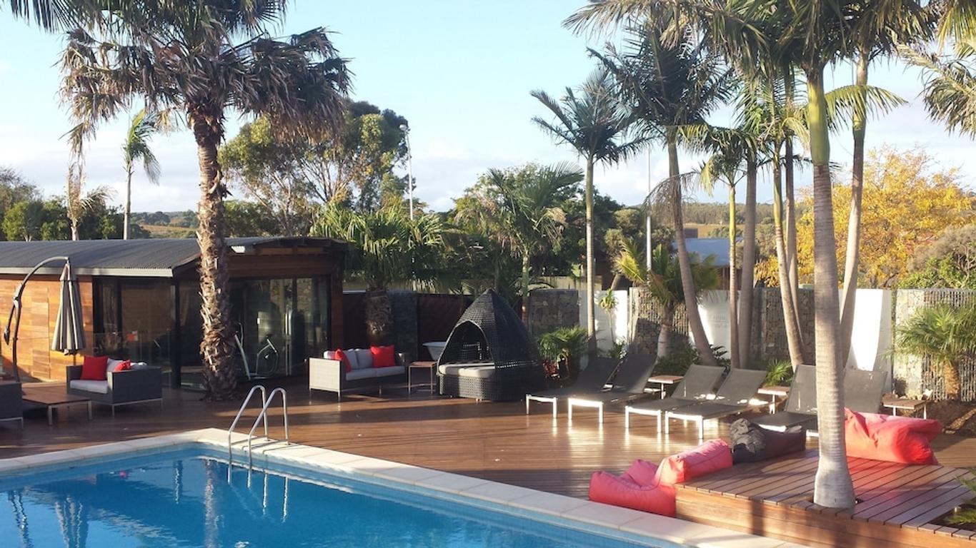 ماكلارين فال موتل آند أبارتمنتس