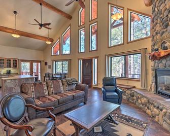 Home on 1 Acre w/ Wraparound Deck in Lakeside! - Show Low - Living room