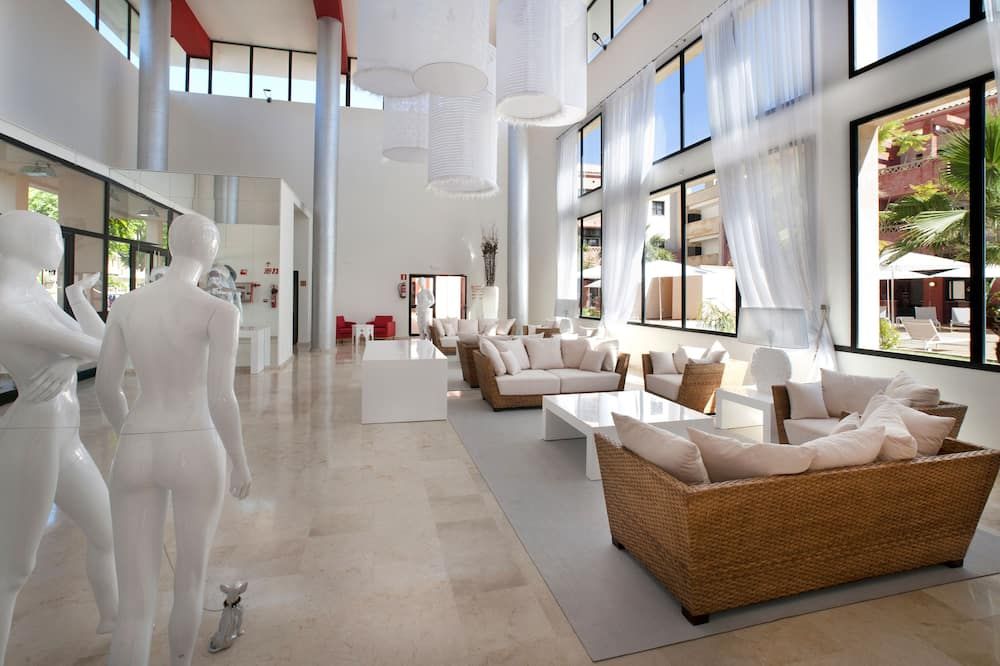 Leo Punta Umbria III - Adults Only