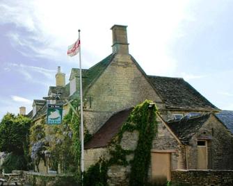The Swan Inn Swinbrook - Burford