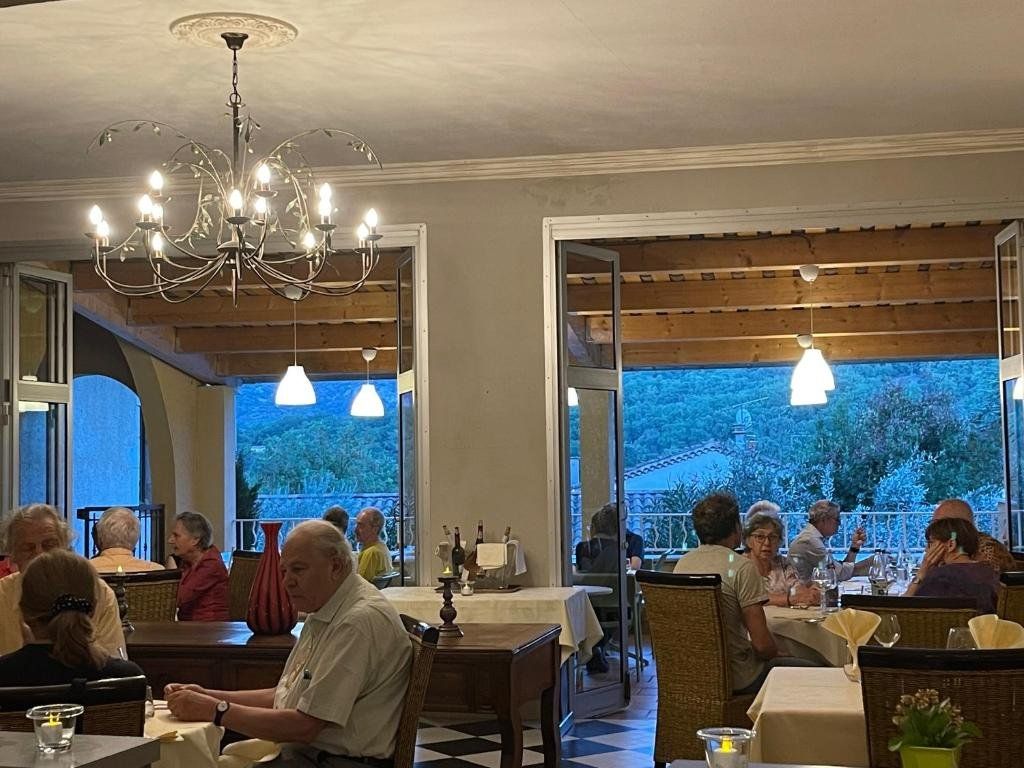 هوتل بيرنيرون - فالون-بون-دارك - مطعم