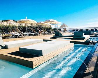 Coral Suites & Spa - Adults Only - Playa de las Américas - Piscina