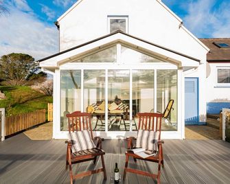 The Schooner - Goleen - Patio