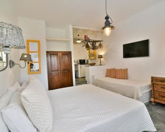 Golden Beach Studios & Suites - Agios Fokas - Habitación