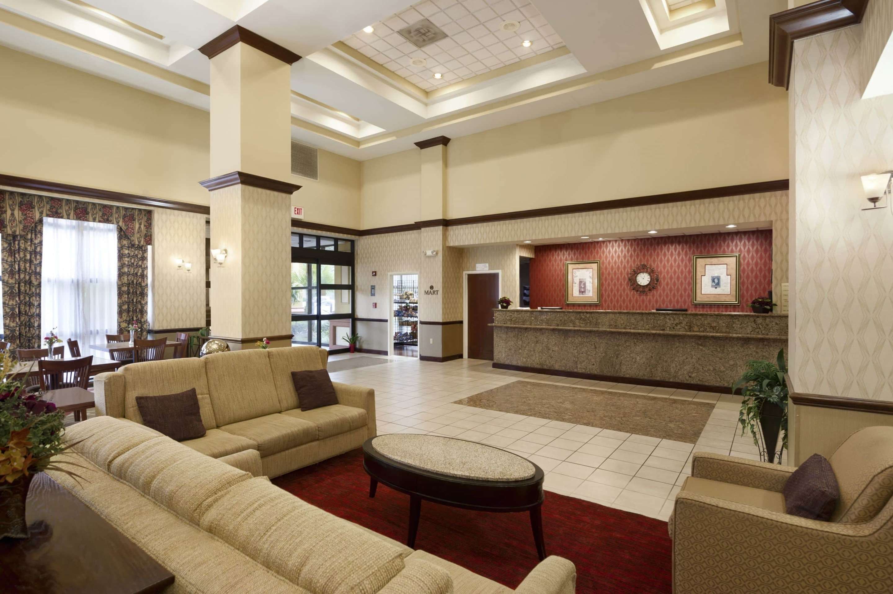 Ramada by Wyndham Suites Orlando Airport thumbnail 3