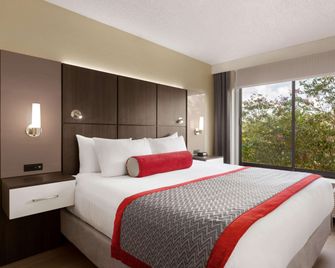 Ramada by Wyndham Suites Orlando Airport - Orlando - Quarto