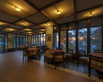 Arcadian Blue Pines - Murree - Restaurant