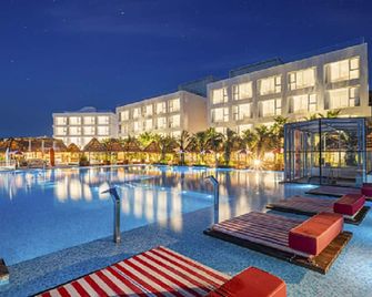 Calacatta Hotel & Resort - Yeosu - Pool