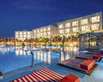 Calacatta Hotel & Resort - Yeosu - Pool