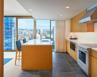 Renaissance Honolulu Hotel & Spa - Honolulu - Kitchen