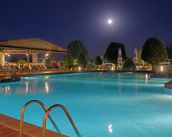 Grand Platon Hotel - Olympiaki Akti