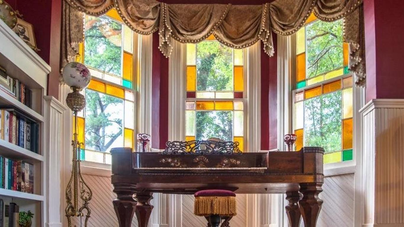 Flowertown Bed And Breakfast