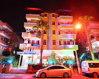 Arsi Sweet Suit Hotel - אלניה - בניין