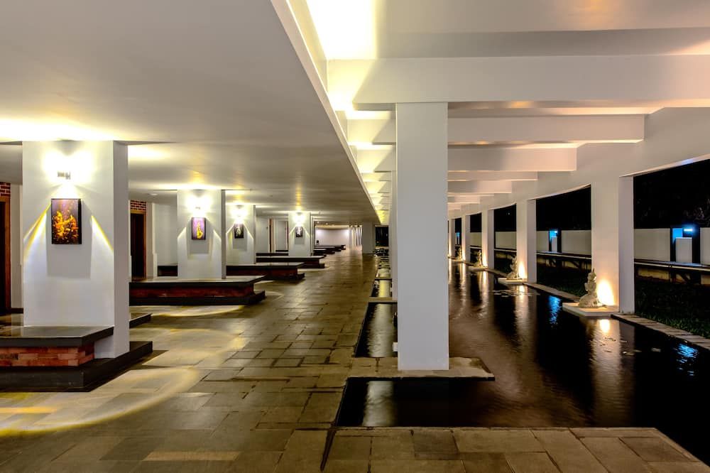 بتسيفيك هوتل آند سبا