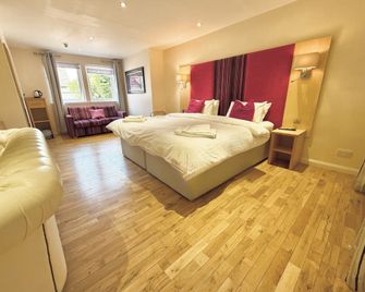 Clubhouse Hotel And Orchid Restaurant - Nairn