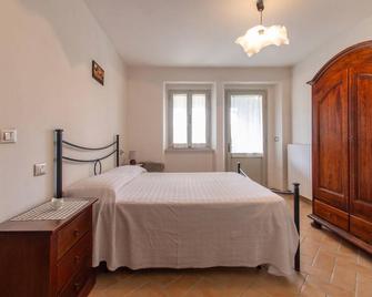 Villa San Martino, two houses sharing a fenced pool, San Martino, San Martino - Lisciano Niccone - Habitación