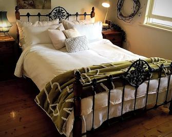 'Discounted Long Stays | Home Comfort in a 3-Bed Croydon/Kilsyth.' - Kilsyth - Bedroom