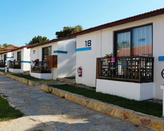 Maya Bistro Hotel & Beach - Seferihisar - Building
