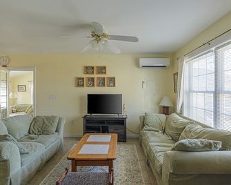 Great for families, seeking 26-27, academic renters- call us! - Old Lyme - Sala de estar