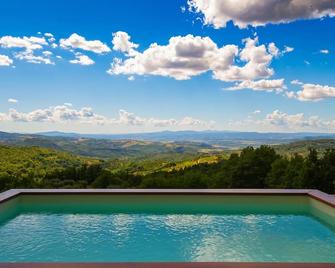 Nice Apartment in Seggiano - Tepolini - Piscina