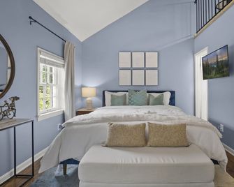 Beautiful 3-Bdrm Home Park 2 Cars King Bed - Alexandria - Habitación