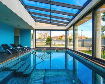 Gira-sol Planetcostadorada - Vilafortuny - Pool