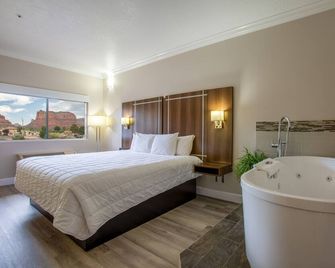 Romantic King Retreat with Scenic Views & Soaking Tub for Relaxation - Sedona