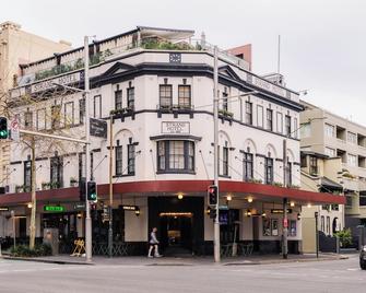 The Strand Hotel - סידני - בניין