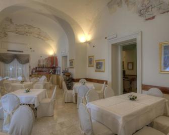 Hotel Ristorante Vittoria - Pompeya - Restaurante