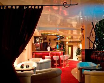 Capitol Hotel - วาร์นา - เลานจ์