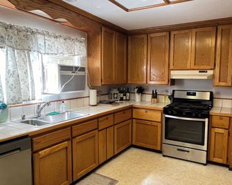Cozy 3BR Home in Chester Near Lake Almanor and Mt Lassen - Chester - Cocina