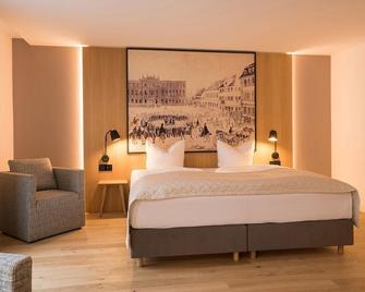 Hotel Bayerischer Hof - Erlangen - Bedroom