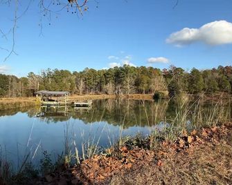 Waterfront 1-bedroom cottage in Bainbridge GA - Bainbridge - Vista del exterior