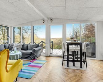 Pet Friendly Home In Gistrup With Sauna - Gistrup - Living room