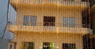 Hotel Daisy Park - Siddharthanagar - Building
