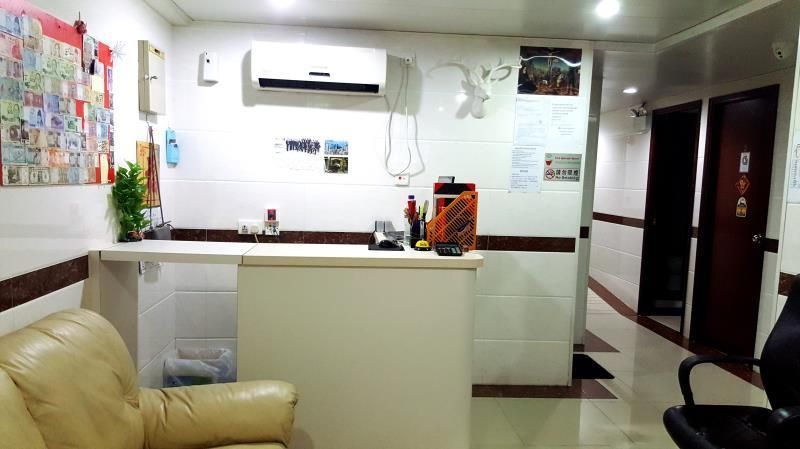 كولون تي إس تي جيست هاوس