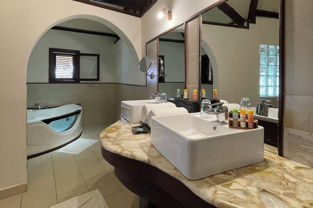 Ravintsara Wellness Hotel - נואסי בה