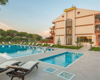 헬렌 트로야 호텔 게이클리 - 달얀 - 수영장